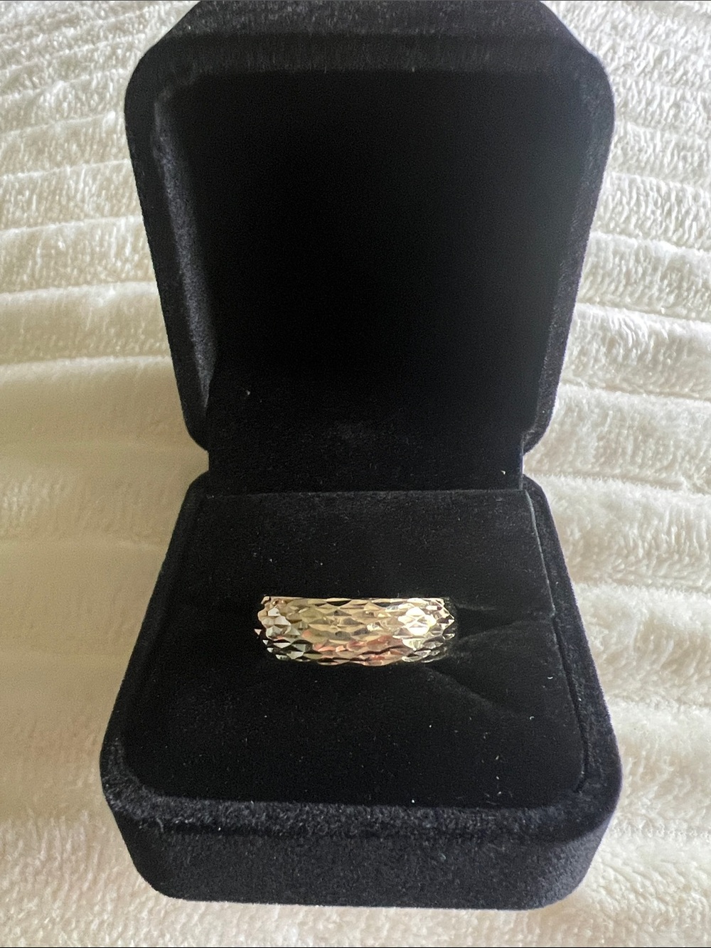 10k Italian Gold Diamond cut Band Ring - Women Jewelry size 10